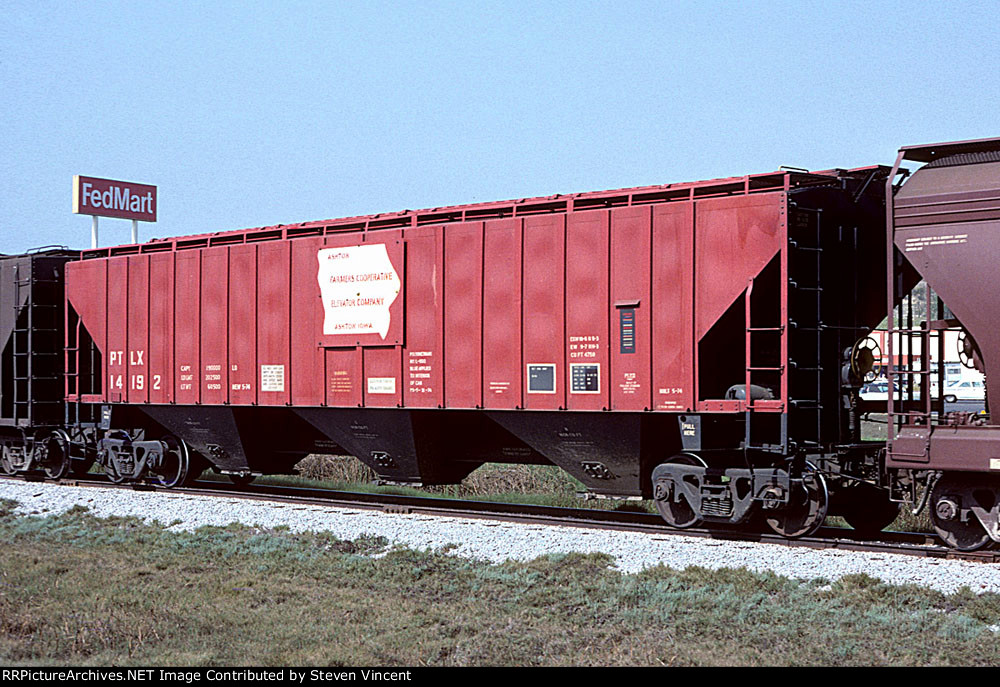 Ashton Farmers Cooperative Elevator Company covered hopper PTLX #14192